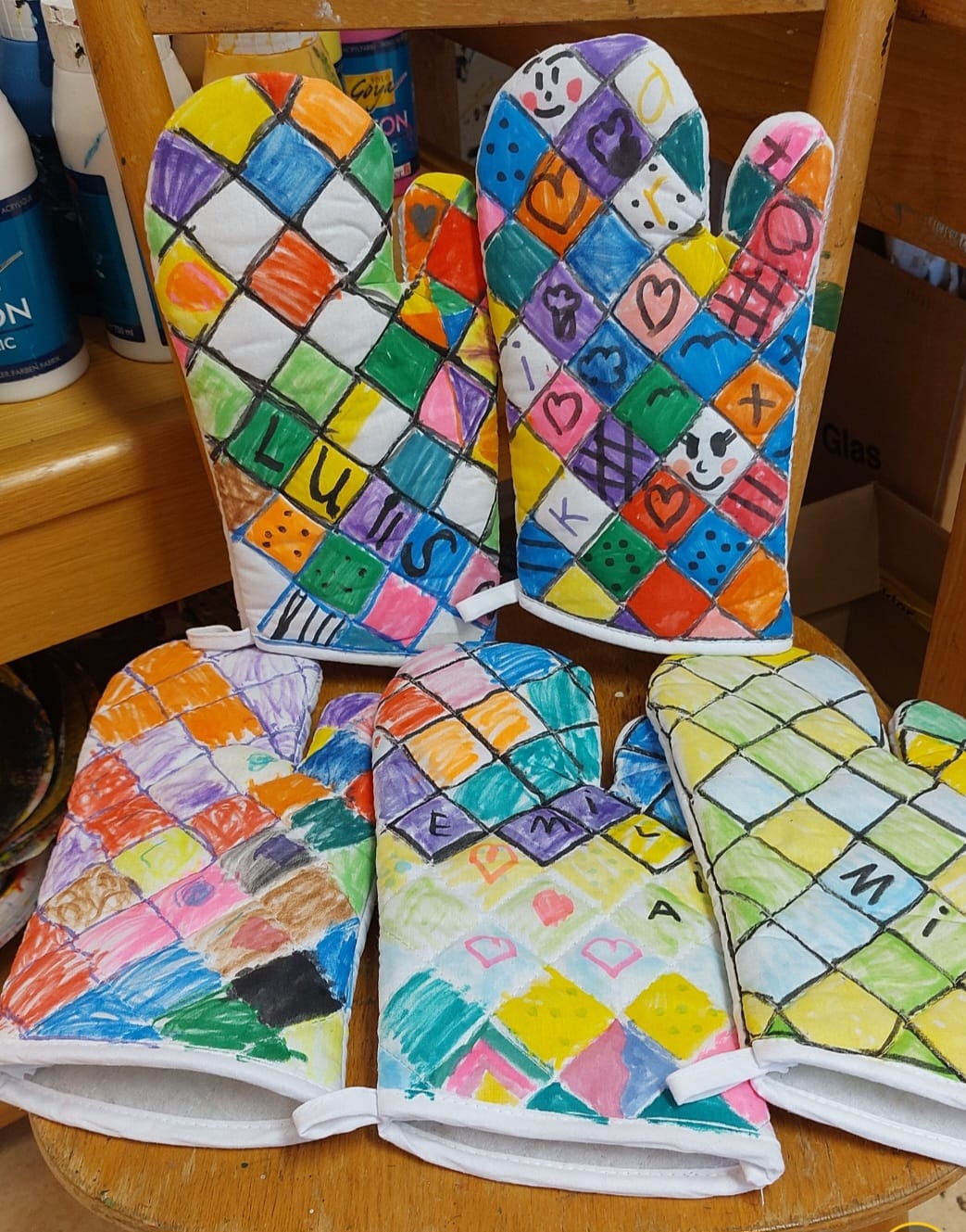 KREATIVzeit - Ein Märchen im Schnee ( Ofenhandschuhe fürs Plätzchen backen, selbst gestaltet ) - ab 5 Jahre